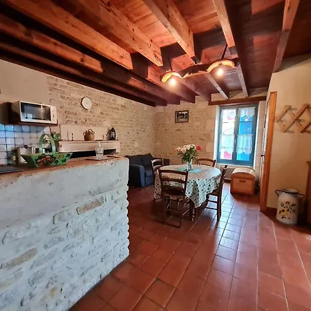 Maison De Caractere Avec Jardin, Barque Et Vtt Dans Le Marais Poitevin * Benet